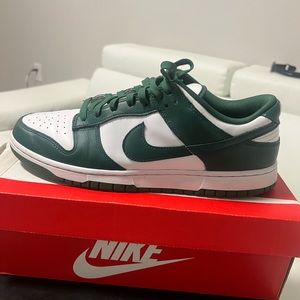 Nike dunks michigan state